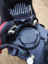 Laden Sie das Bild in den Galerie-Viewer, Frontscheinwerfer Ford Focus JX7B-13W030-CE Ein Stück (Rechts oder Links) SCH1717277483gq