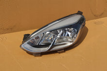 Load image into Gallery viewer, Frontscheinwerfer Ford Fiesta VII H1BB-13W030-AD H1BB13W030AD Links Headlight