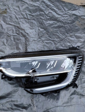 Laden Sie das Bild in den Galerie-Viewer, Frontscheinwerfer Renault Megane IV 260608417R Full LED Links Headlight SCH7596422642pz
