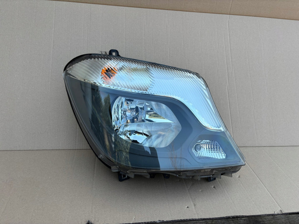 Frontscheinwerfer Mercedes-Benz Sprinter 906 A9068205700 Rechts Headlight SCH8545722126it