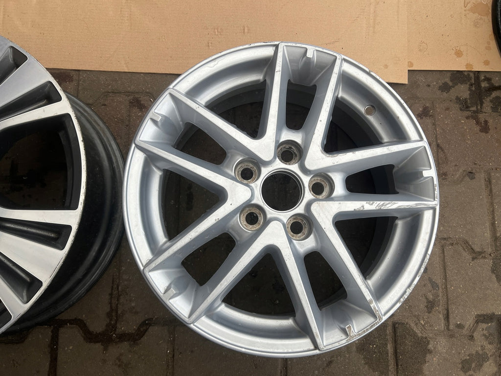 1x Alufelge 16 Zoll 6.5" 5x114.3 45ET Glanz Silber PZ49P-E0672 Toyota Avensis