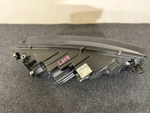 Laden Sie das Bild in den Galerie-Viewer, Frontscheinwerfer Skoda Octavia IV 5E4941015 LED Links Scheinwerfer Headlight SCH7209149641lh