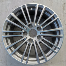 Load image into Gallery viewer, 1x Alufelge 17 Zoll 7.5" 5x120 43ET Glanz 6879185 BMW 1 F21 F20 Rim Wheel FEL6737896655dv
