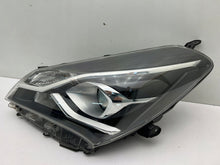 Laden Sie das Bild in den Galerie-Viewer, Frontscheinwerfer Toyota Yaris Links Scheinwerfer Headlight