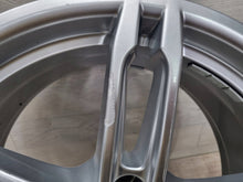 Laden Sie das Bild in den Galerie-Viewer, 1x Alufelge 19 Zoll 95B601025BC Porsche Macan Rim Wheel