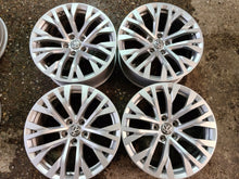 Laden Sie das Bild in den Galerie-Viewer, 4x Alufelge 18 Zoll 8.0" 5x112 25ET Glanz Silber 760601025H VW Touareg Rim Wheel FEL6057992857zg