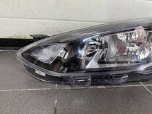 Laden Sie das Bild in den Galerie-Viewer, Frontscheinwerfer Ford Focus JX7B-13W030-CF LED Ein Stück (Rechts oder Links) SCH9511486872vt
