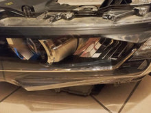 Laden Sie das Bild in den Galerie-Viewer, Frontscheinwerfer Toyota Land Cruiser Links Scheinwerfer Headlight SCH6767084219xs