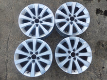 Laden Sie das Bild in den Galerie-Viewer, 4x Alufelge 17 Zoll 7.0" 5x110 35ET Glanz Silber 13269541 Opel Meriva B FEL7016397900je