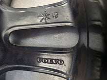 Laden Sie das Bild in den Galerie-Viewer, 1x Alufelge 18 Zoll 7.5&quot; 5x108 52ET Glanz Graphit 30672919 Mg C30 S40 V50