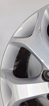 Laden Sie das Bild in den Galerie-Viewer, 1x Alufelge 17 Zoll 7.0&quot; 5x110 44ET Glanz Silber 13248936 Opel Corsa D Rim Wheel