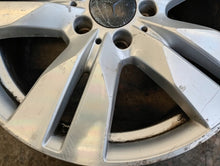 Laden Sie das Bild in den Galerie-Viewer, 1x Alufelge 17 Zoll 8.5" 5x112 48ET Glanz Silber A2124010402 Mercedes-Benz W212 FEL2565365967eu