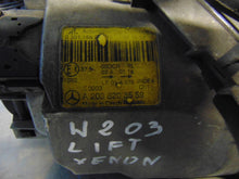 Laden Sie das Bild in den Galerie-Viewer, Frontscheinwerfer Mercedes-Benz W203 A2038203559 Xenon Links Headlight SCH2559846430vs