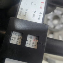 Load image into Gallery viewer, 1x Alufelge 18 Zoll 8.0&quot; 5x114.3 50ET Glanz Silber 42611-33C80 Toyota Camry