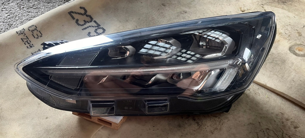 Frontscheinwerfer Ford Focus 0932432432 LED Links Scheinwerfer Headlight SCH8814104274zl