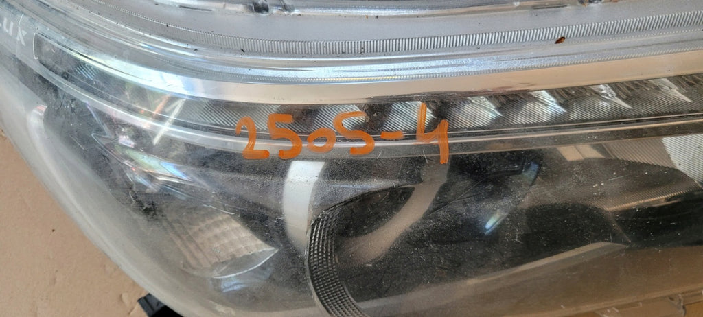 Frontscheinwerfer Toyota Hilux VIII 81140-0K730 Rechts Scheinwerfer Headlight SCH3284210770br