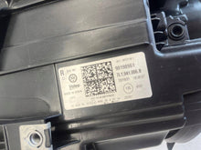 Laden Sie das Bild in den Galerie-Viewer, Frontscheinwerfer VW Transporter Caravelle 90198961 7L1941006B Vorderseite