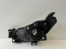 Laden Sie das Bild in den Galerie-Viewer, Frontscheinwerfer Mazda II DB5J-51030 Rechts Scheinwerfer Headlight