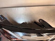Laden Sie das Bild in den Galerie-Viewer, Frontscheinwerfer Dacia Sandero III Jogger 260101940R Rechts Headlight SCH5629246931ct