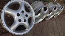 Laden Sie das Bild in den Galerie-Viewer, 4x Alufelge 15 Zoll 6.0" 5x110 Opel Rim Wheel FEL8180343764zn