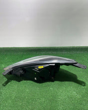 Laden Sie das Bild in den Galerie-Viewer, Frontscheinwerfer Ford Fiesta I H1BB-13W029 Rechts Scheinwerfer Headlight SCH4922041435ws