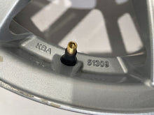 Laden Sie das Bild in den Galerie-Viewer, 1x Alufelge 15 Zoll 5.5&quot; 5x100 40ET Schwarz SE025515 Seat Ibiza Rim Wheel