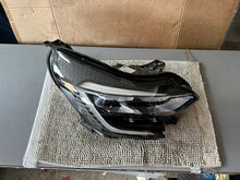 Load image into Gallery viewer, Frontscheinwerfer Renault Captur II 260104525R LED Rechts Scheinwerfer Headlight