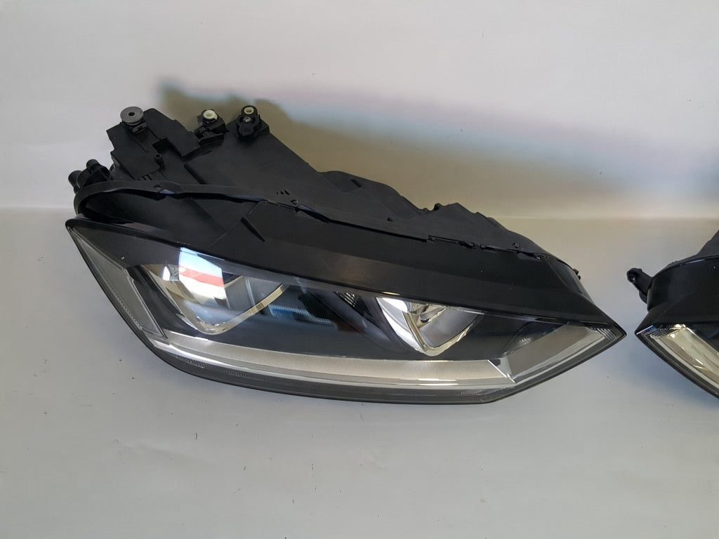 Frontscheinwerfer VW Sportsvan 90067693 Xenon Ein Stück (Rechts oder Links)