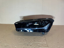 Laden Sie das Bild in den Galerie-Viewer, Frontscheinwerfer Skoda Enyaq 5LB941015A Full LED Links Scheinwerfer Headlight