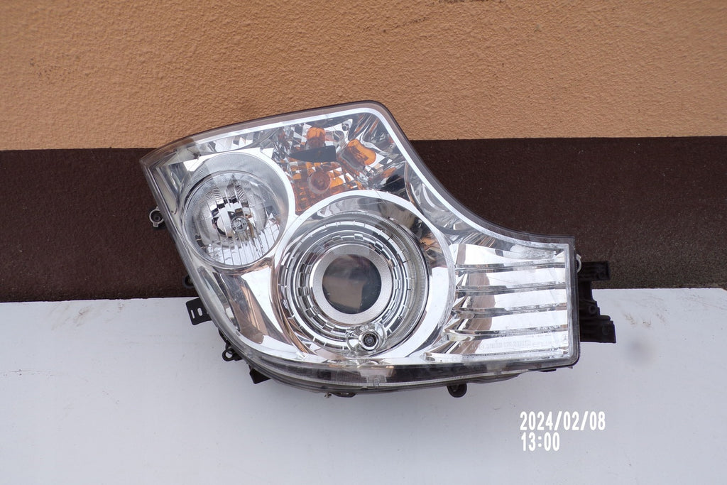 Frontscheinwerfer Mercedes-Benz A9608200739 Xenon Rechts Scheinwerfer Headlight