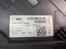 Laden Sie das Bild in den Galerie-Viewer, Frontscheinwerfer Mercedes-Benz Sprinter A9109060100 Rechts Headlight