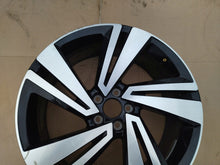 Laden Sie das Bild in den Galerie-Viewer, 1x Alufelge 18 Zoll 7.0" 5x112 39ET 2GM601025H VW T-Cross Rim Wheel FEL4729382821tl