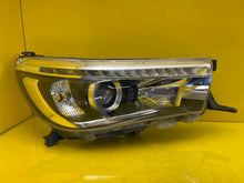 Laden Sie das Bild in den Galerie-Viewer, Frontscheinwerfer Toyota Hilux LED Rechts Scheinwerfer Headlight SCH7605549933xk