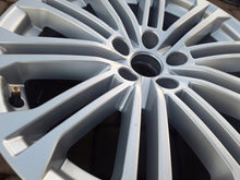 Laden Sie das Bild in den Galerie-Viewer, 1x Alufelge 18 Zoll 8.0" 5x112 31ET 8W0601025EE Audi A5 Rim Wheel FEL4201000029bf