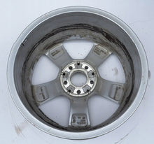 Laden Sie das Bild in den Galerie-Viewer, 1x Alufelge 17 Zoll 8.0" 5x112 49 5ET Glanz Silber A2064014600 Mercedes-Benz FEL5319934931vu