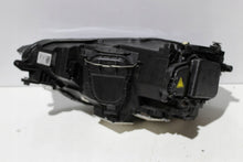 Laden Sie das Bild in den Galerie-Viewer, Frontscheinwerfer VW Golf Sportsvan I 517941034B Xenon Rechts Headlight SCH8516939691jo