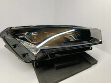 Laden Sie das Bild in den Galerie-Viewer, Frontscheinwerfer Skoda Enyaq IV 5az 5LB941016G 1EX014773-82 Full LED Rechts