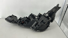 Laden Sie das Bild in den Galerie-Viewer, Frontscheinwerfer Toyota Corolla 81110-02560 Full LED Rechts oder Links