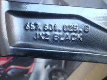 Laden Sie das Bild in den Galerie-Viewer, 1x Alufelge 18 Zoll 7.0&quot; 5x100 39ET 657601025G Skoda Scala Rim Wheel