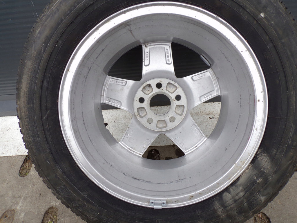 1x Alufelge 15 Zoll 6.0" 5x100 38ET Glanz Silber 8L0601025 Audi A3 Rim Wheel