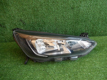 Laden Sie das Bild in den Galerie-Viewer, Frontscheinwerfer Ford Focus Rechts Scheinwerfer Headlight