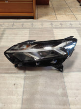 Laden Sie das Bild in den Galerie-Viewer, Frontscheinwerfer Dacia Sandero 260607161R LED Links Scheinwerfer Headlight SCH7060721245xs