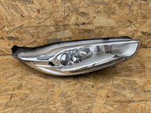 Laden Sie das Bild in den Galerie-Viewer, Frontscheinwerfer Ford Fiesta I C1BB-13W029-CH Rechts Scheinwerfer Headlight SCH1534511199jf