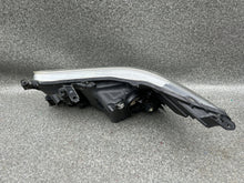 Laden Sie das Bild in den Galerie-Viewer, Frontscheinwerfer Toyota VIII Rechts Scheinwerfer Headlight SCH3465120257bf