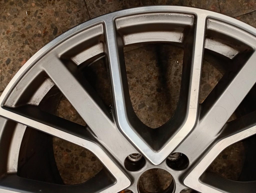 1x Alufelge 20 Zoll 8.5" 5x112 43ET Glanz Graphit 4K0601025AB Audi C8 Mg FEL3667884248od