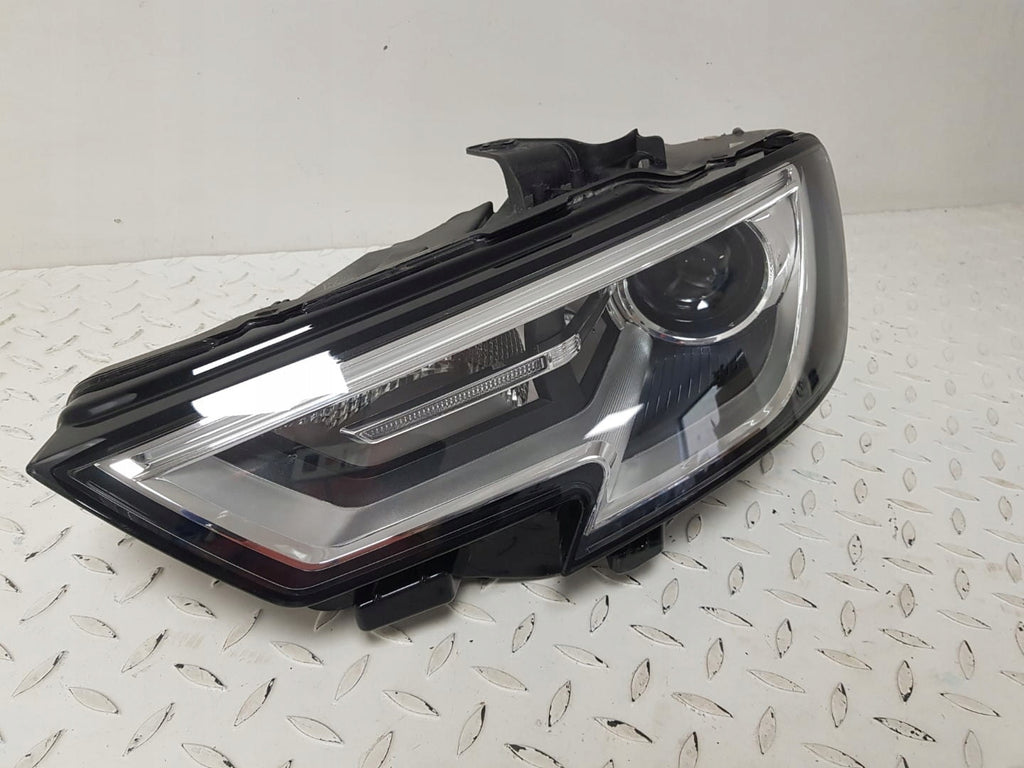 Frontscheinwerfer Audi A3 8V0941005E Xenon Ein Stück (Rechts oder Links)