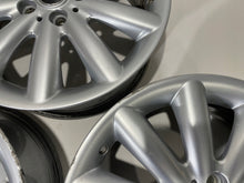 Laden Sie das Bild in den Galerie-Viewer, 4x Alufelge 17 Zoll 7.0&quot; 5x112 54ET Glanz Silber 6855108 Mini F57 F56 F55