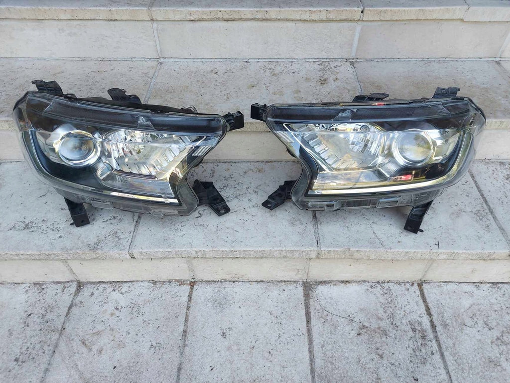 Frontscheinwerfer Ford Ranger 13W030 Links Scheinwerfer Headlight