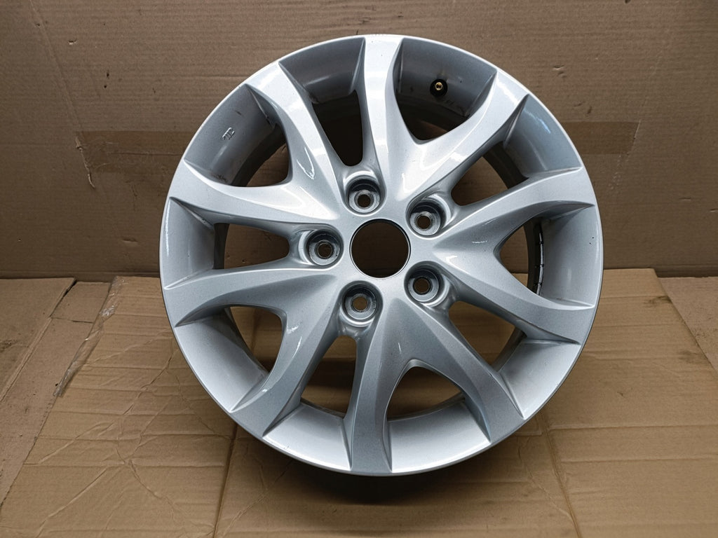 1x Alufelge 16 Zoll 6.0" 5x114.3 50ET Glanz Silber 52910-2L200 Hyundai I30 I40