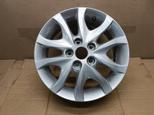 Laden Sie das Bild in den Galerie-Viewer, 1x Alufelge 16 Zoll 6.0&quot; 5x114.3 50ET Glanz Silber 52910-2L200 Hyundai I30 I40